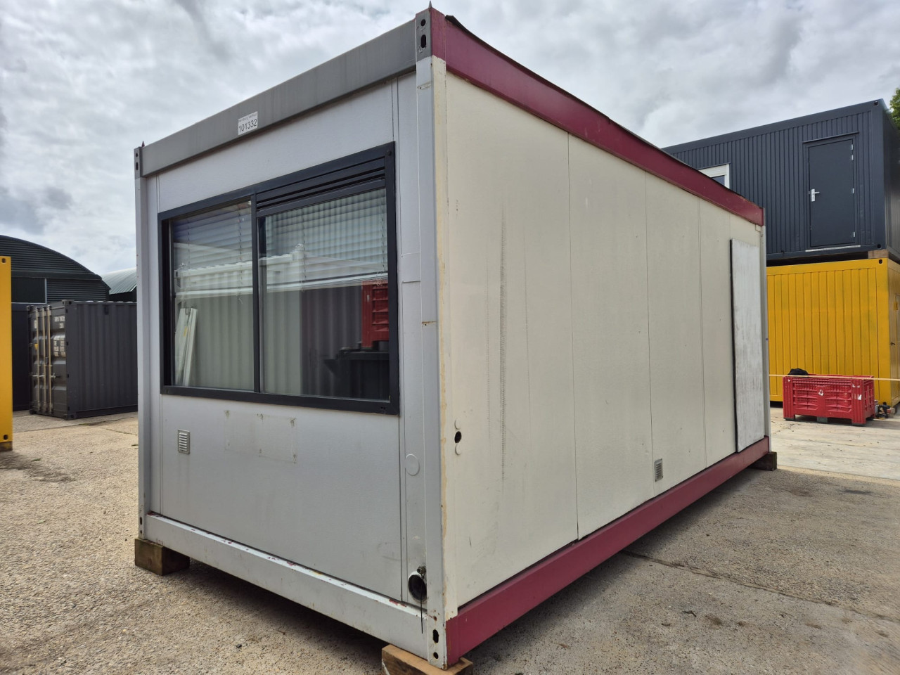 6x3m kantoorunit / woonunit / schaftkeet / bouwkeet