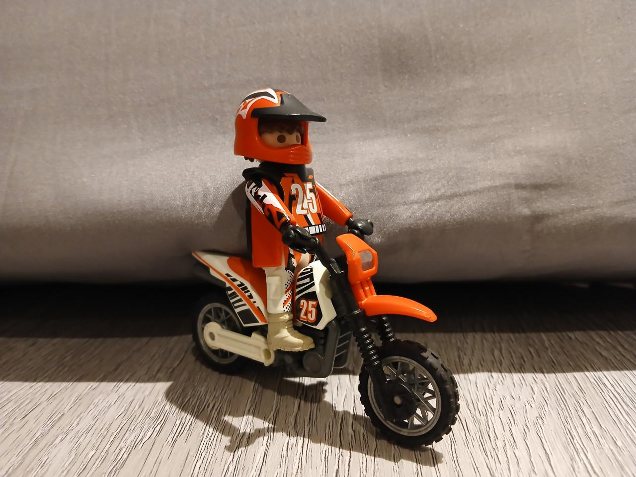 Playmobil motor met coureur, motorcrosser, voor Sinterklaas?