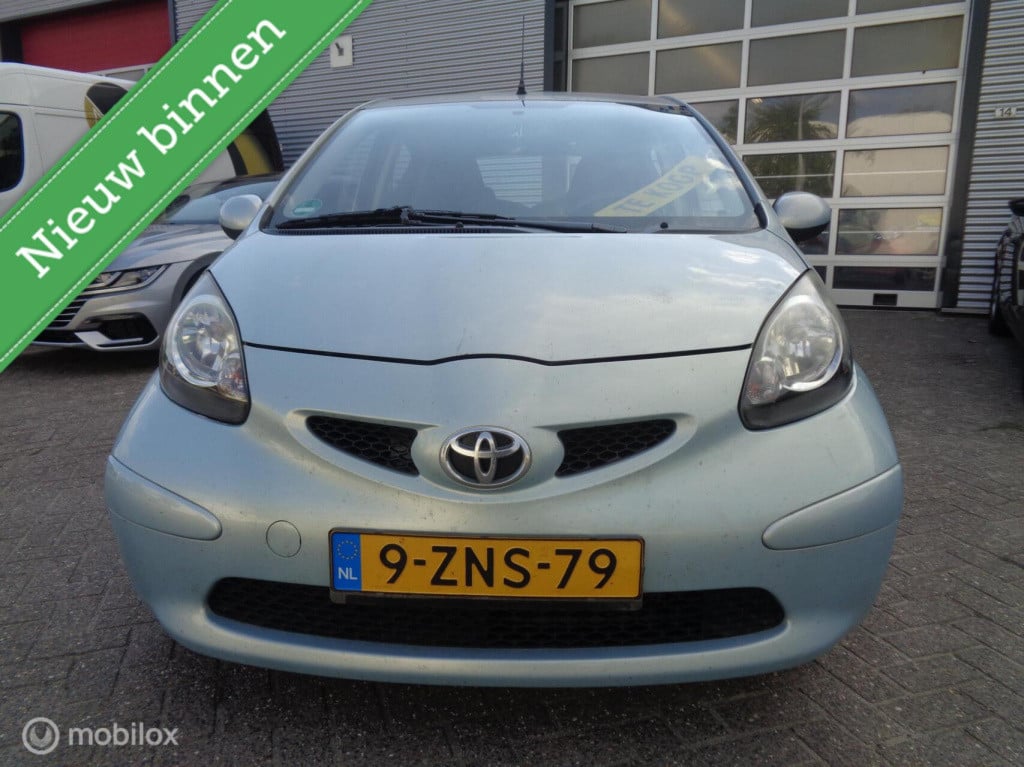 Toyota Aygo 1.0-12v + stuurbekr.lm velgen nieuwe apk mee neemprijs