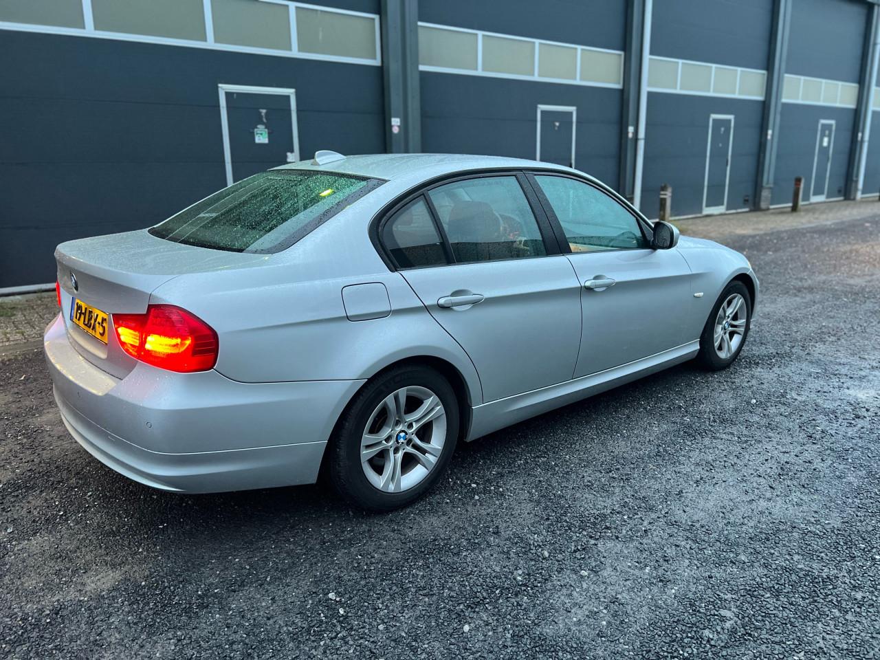 Bmw 318i 2010