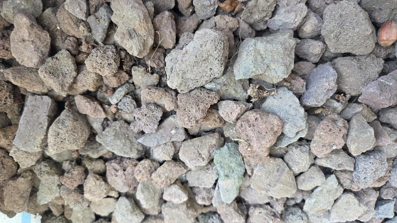 Lava stenen voor tuin of decoratie