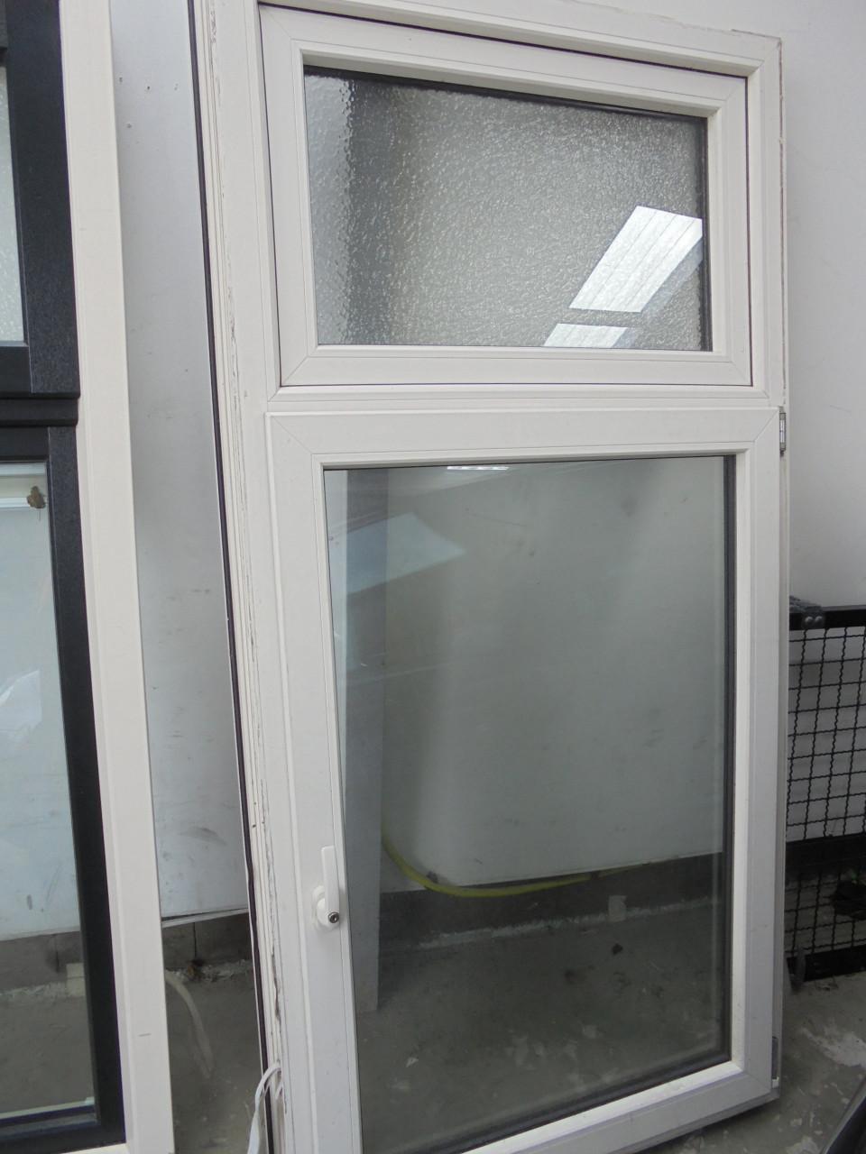 Te koop Kunstof draaikiep raam met verduitering hor ingebouwd