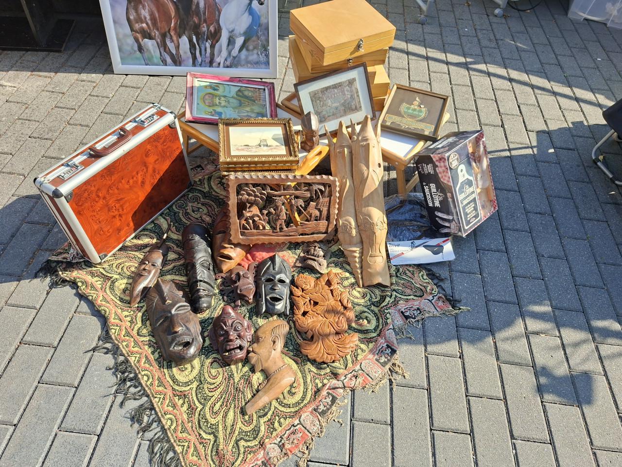 Antiek, brocante, vintage rommelmarkt spullen. Heel veel, goed en voordelig