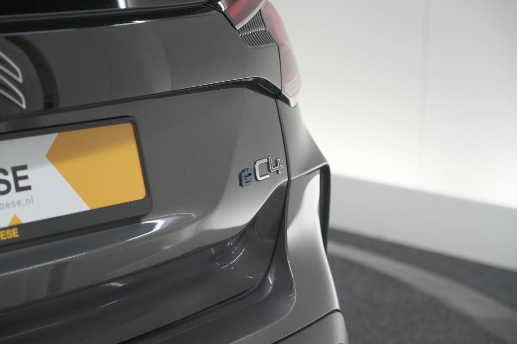 Citroen Ë-c4 shine 50 kwh | camera | pack winter | apple carplay | navigati