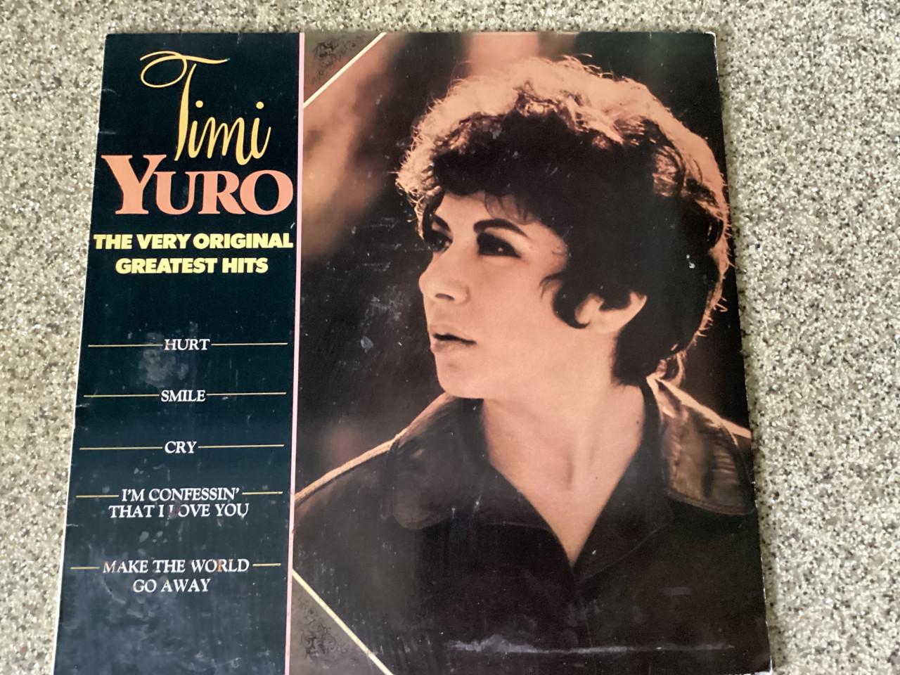 Verschillende LP’s van Timi Yuro.