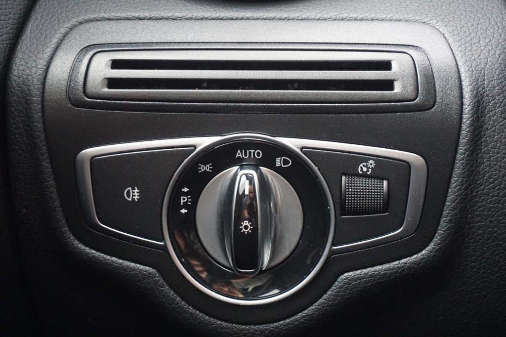 Mercedes-Benz C-Klasse 180 ambition amg line climate / navi / cruise / pdc 