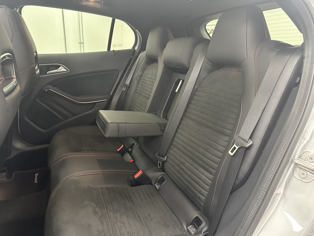 Mercedes-Benz Gla-klasse 180 amg night ed. | panoramadak | keyless-go | 19'
