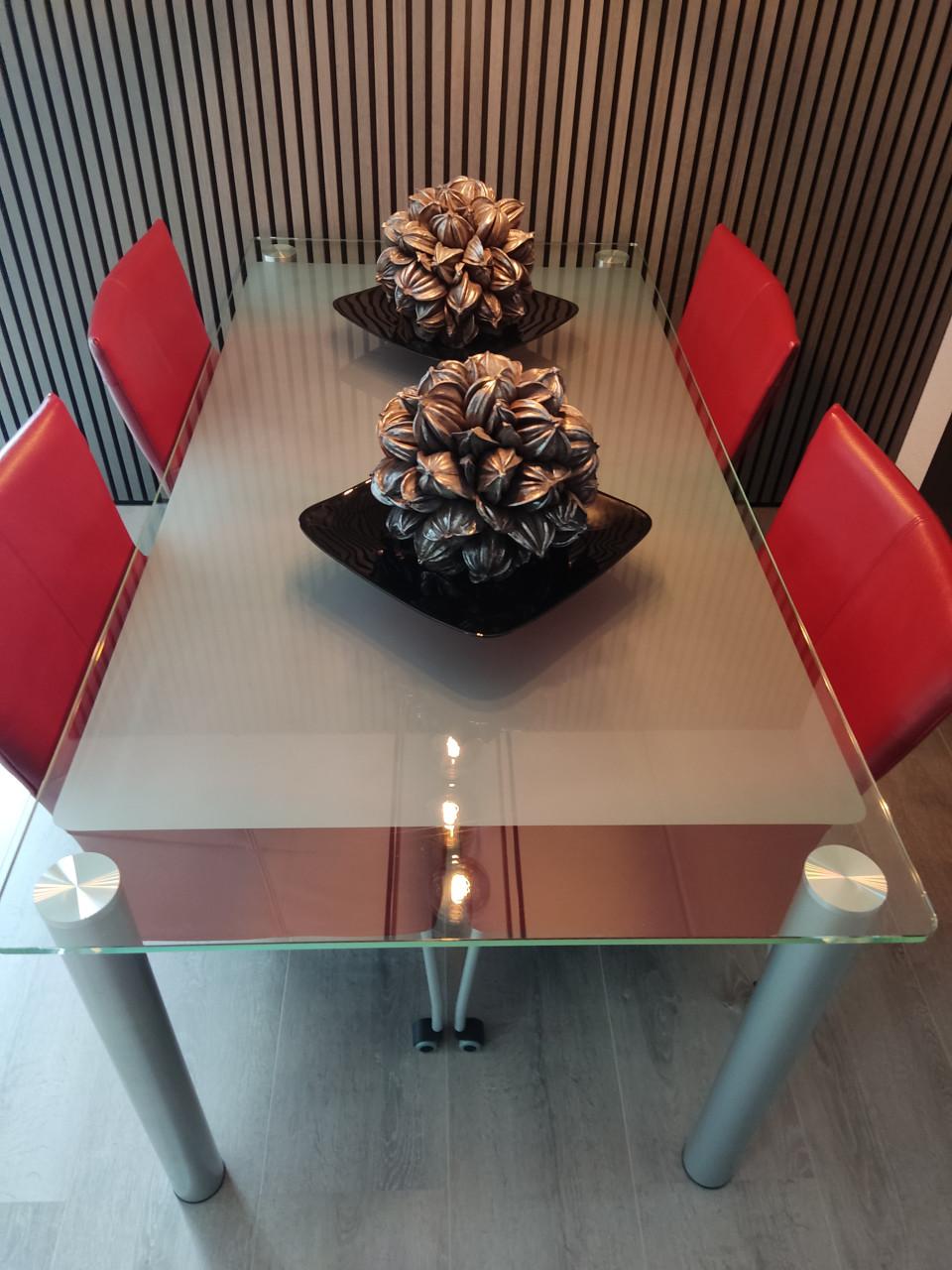 Mooie Glazen Eettafel 180 x 90 cm.