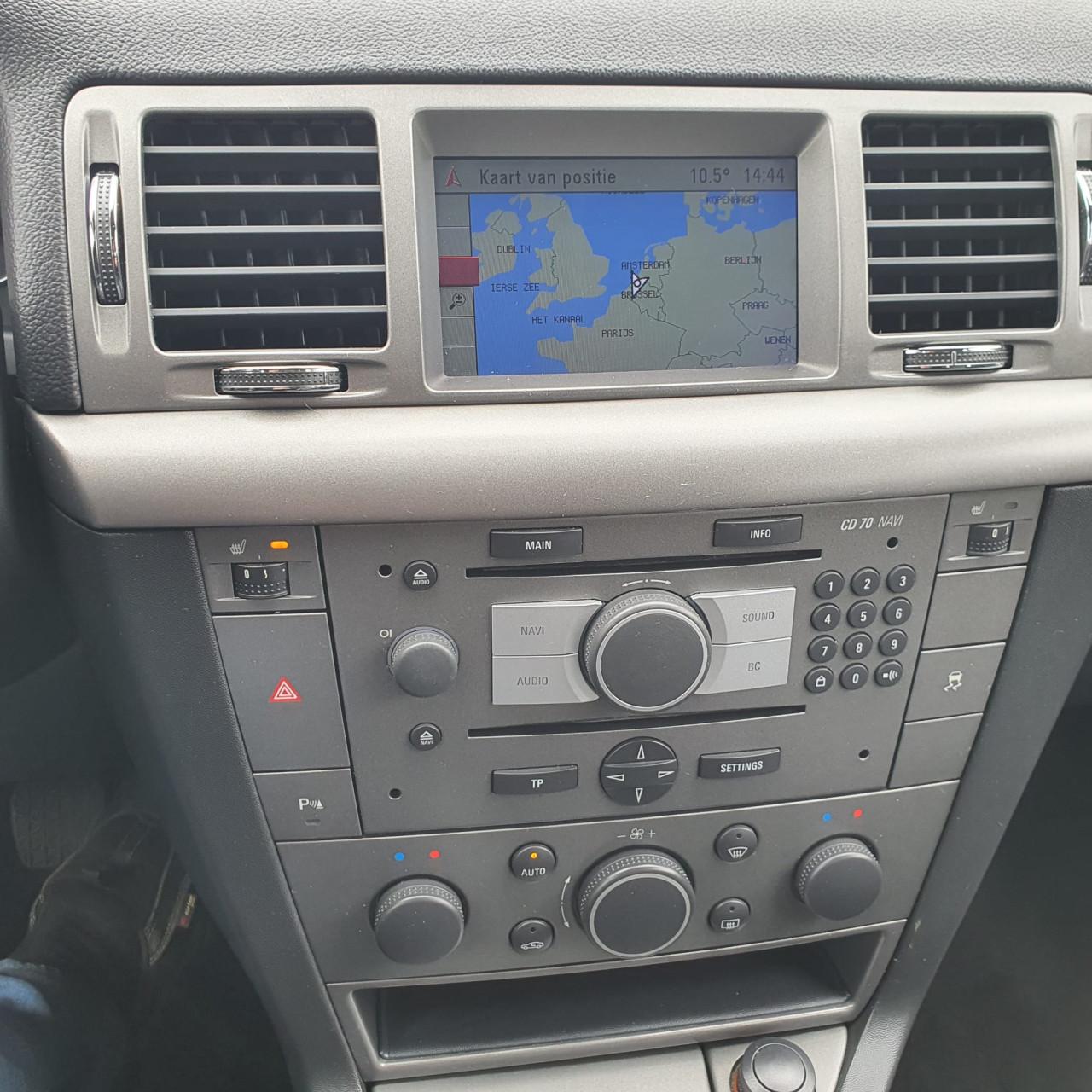 Opel Vectra GTS 2.2-16V Executive 6 bak