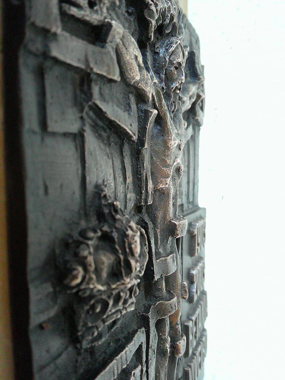 MODERNE SPAANSE CRUCIFIX ,GESIGNEERD.