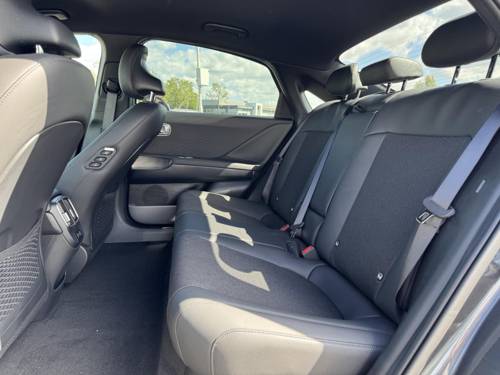 Hyundai Ioniq 6 business 77.4 kwh