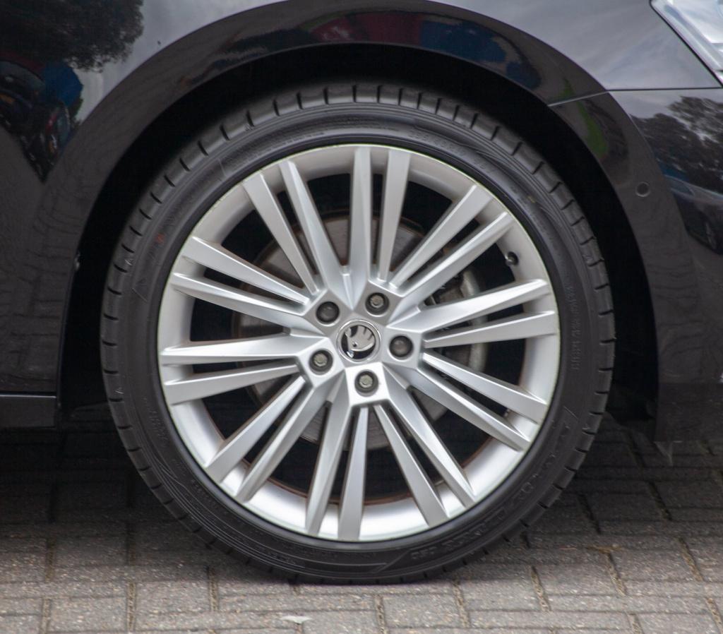 Skoda Superb combi 1.4 tsi iv business edition plus