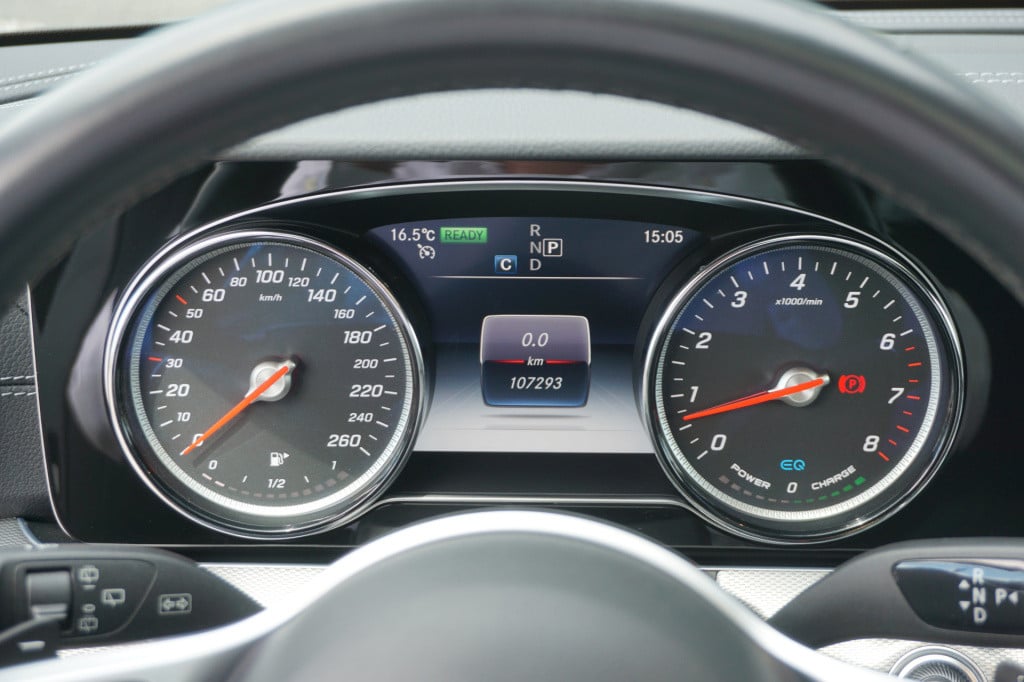 Mercedes-Benz E-Klasse estate 200 premium luxury l panorama dak l massage l
