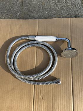 Te koop nieuwe douche slang plus nieuwe sproekop