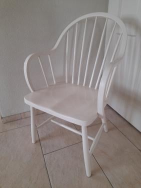 Leuke houten stoel (in goede staat)