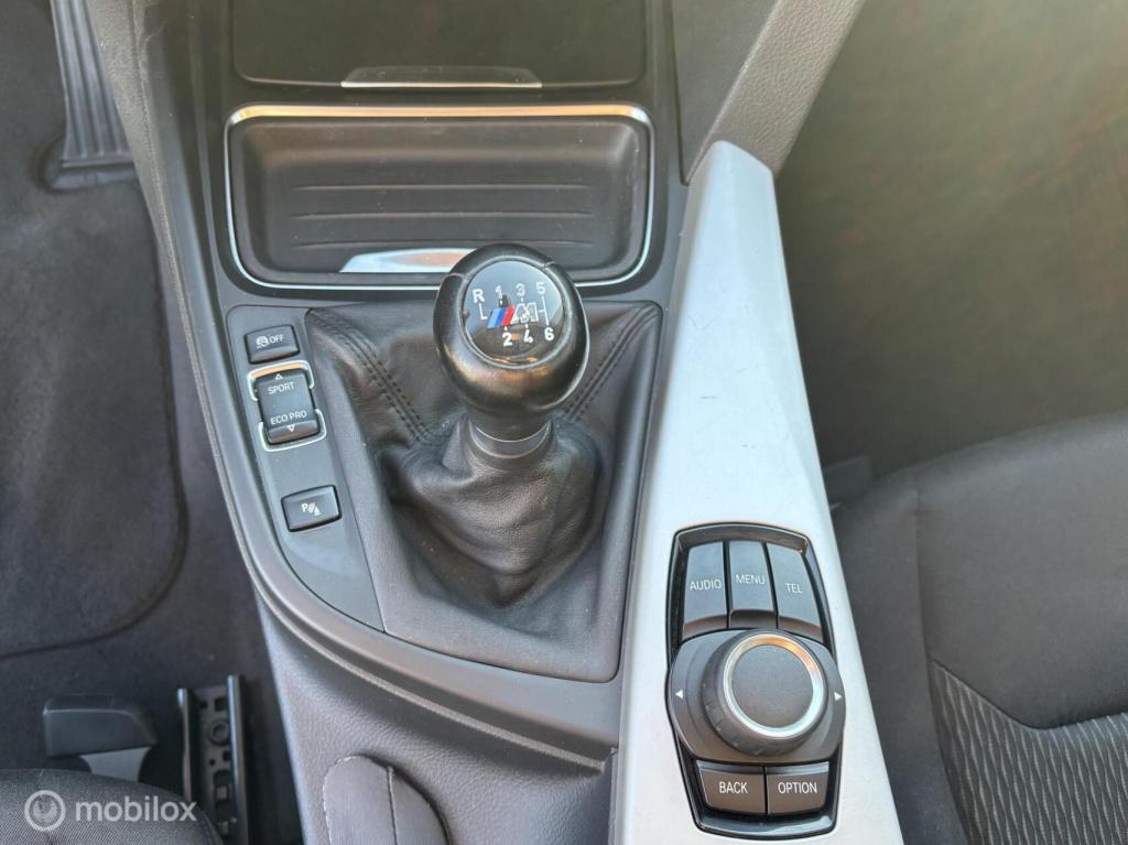 BMW 3-serie touring 316i executive sport apple carplay