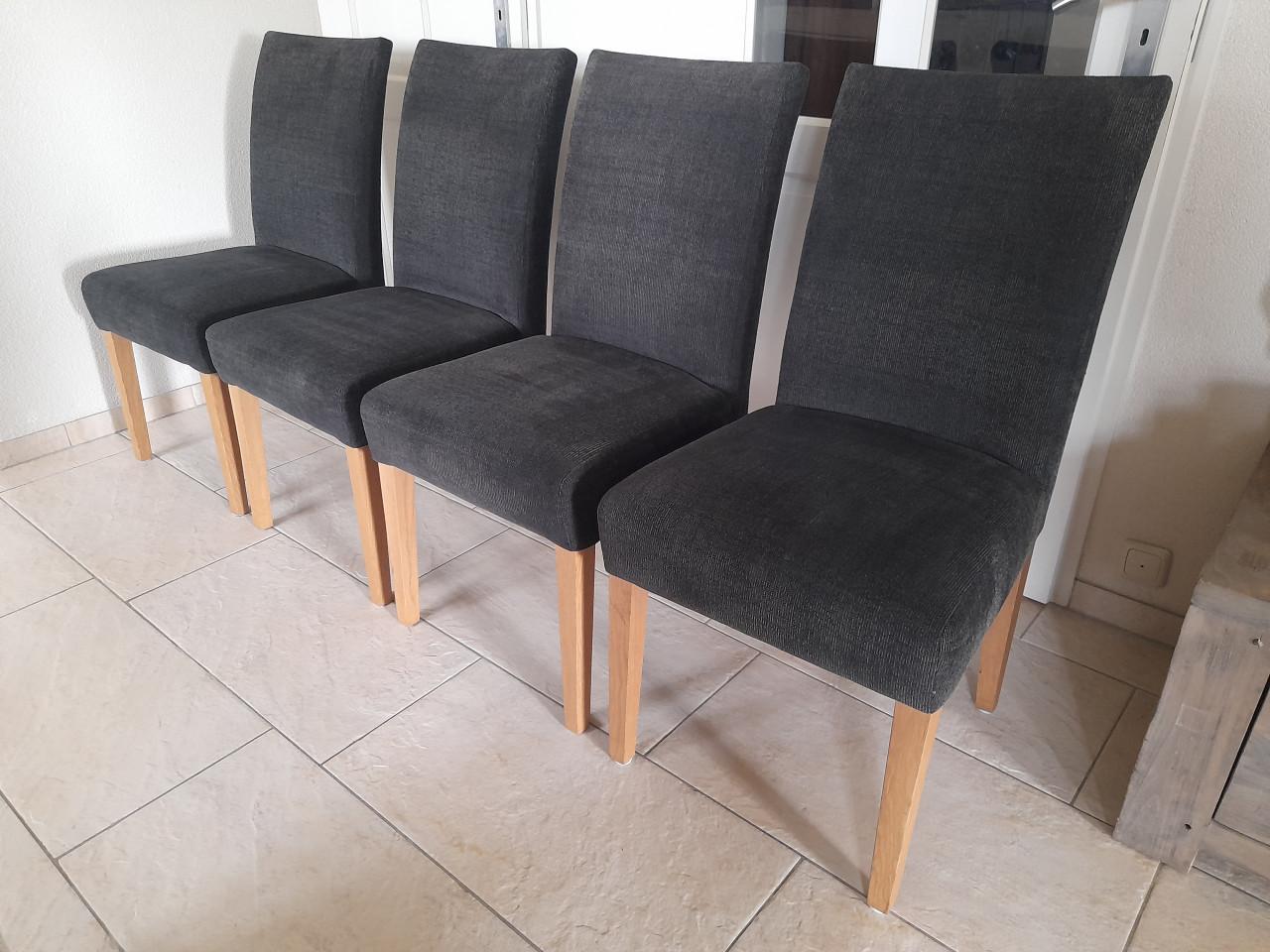 4 Prima Stoelen ( in goede nette staat )