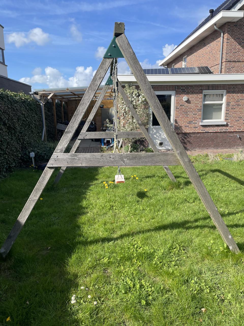 Schommelframe voor twee schommels