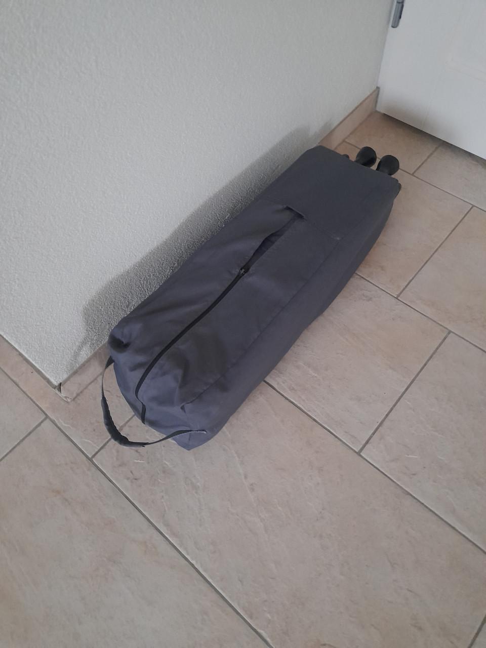 Cute  Campingbedje met uit kruip mogelijkheid (z.g.a.n.)