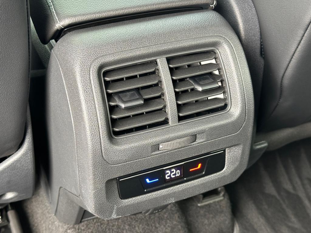 Volkswagen Touran 1.5 tsi comfortline 7-persoons | keyless | navi | camera 