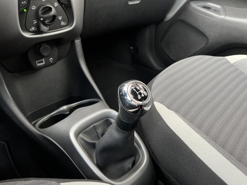 Toyota Aygo 1.0 vvt-i x-fun | airco | radio | bluetooth