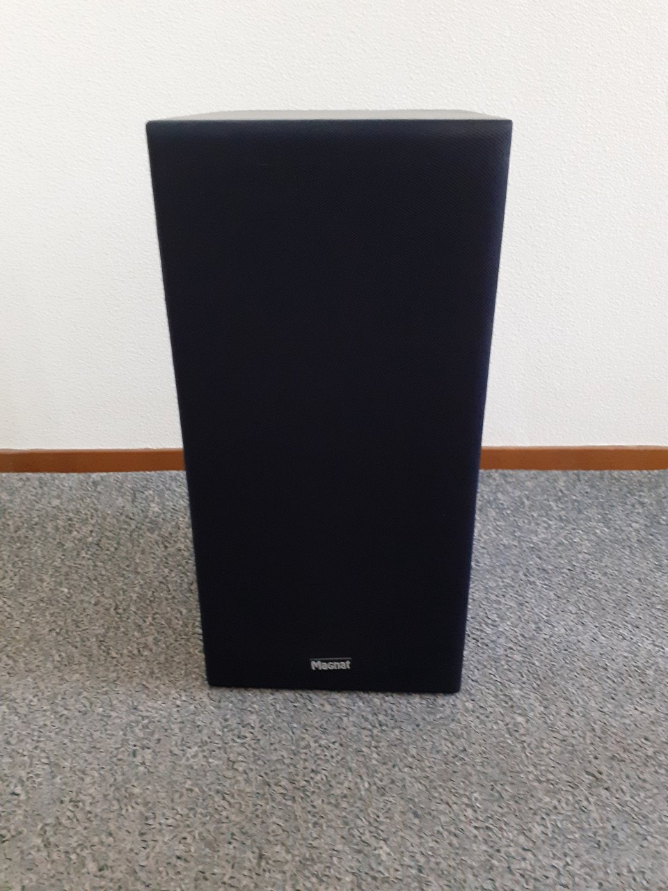 Magnat speakers