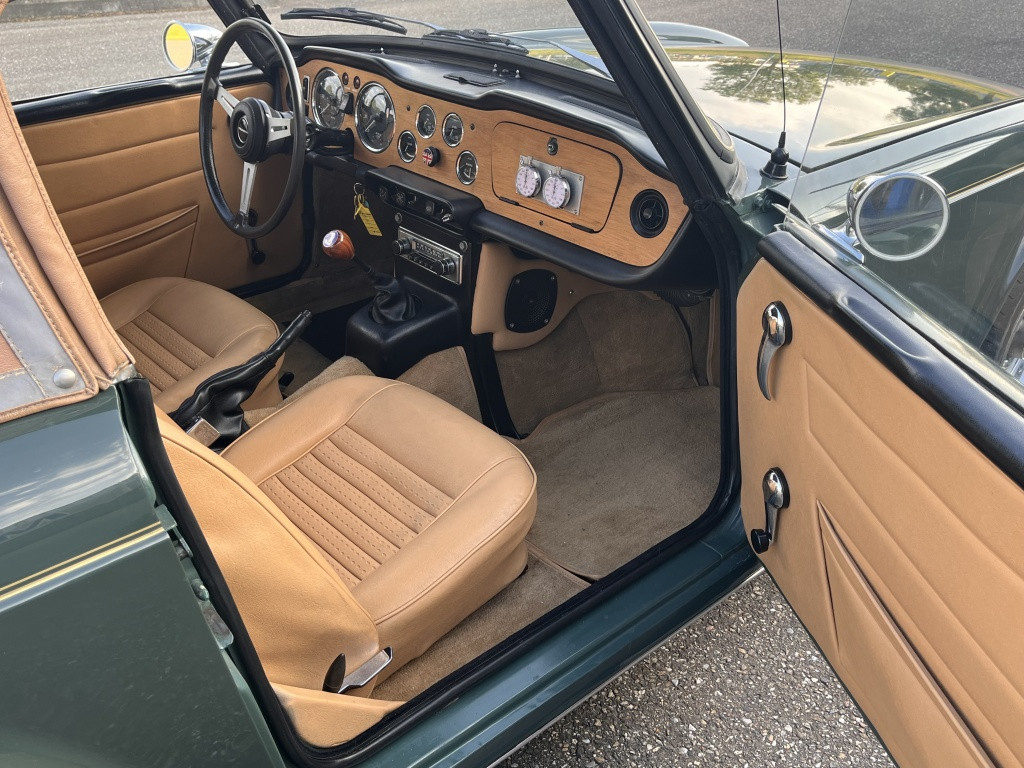 Triumph TR6 soft top