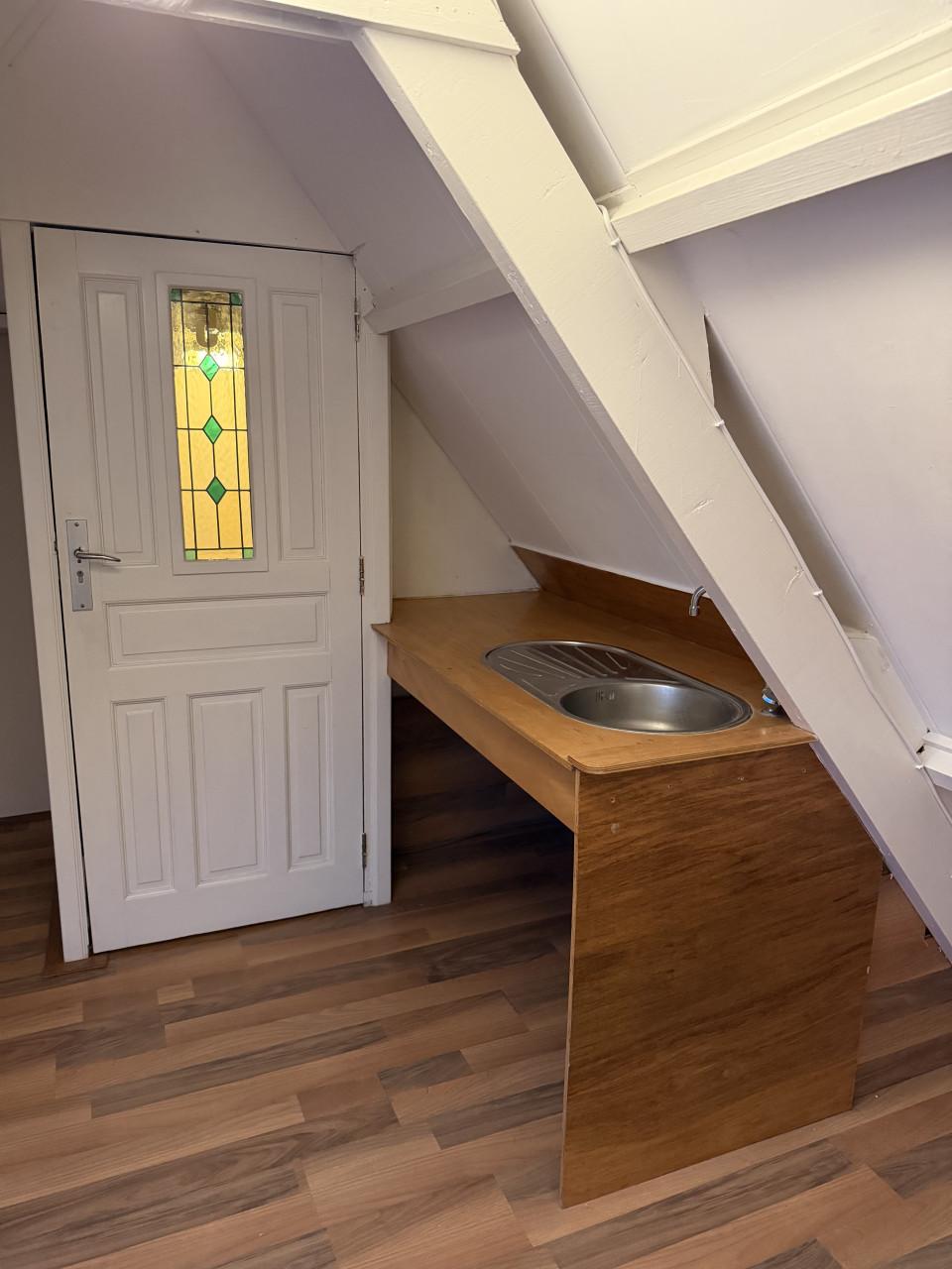 Te huur: Fijne woonruimte bestaande uit 2 kamers in hartje Goes