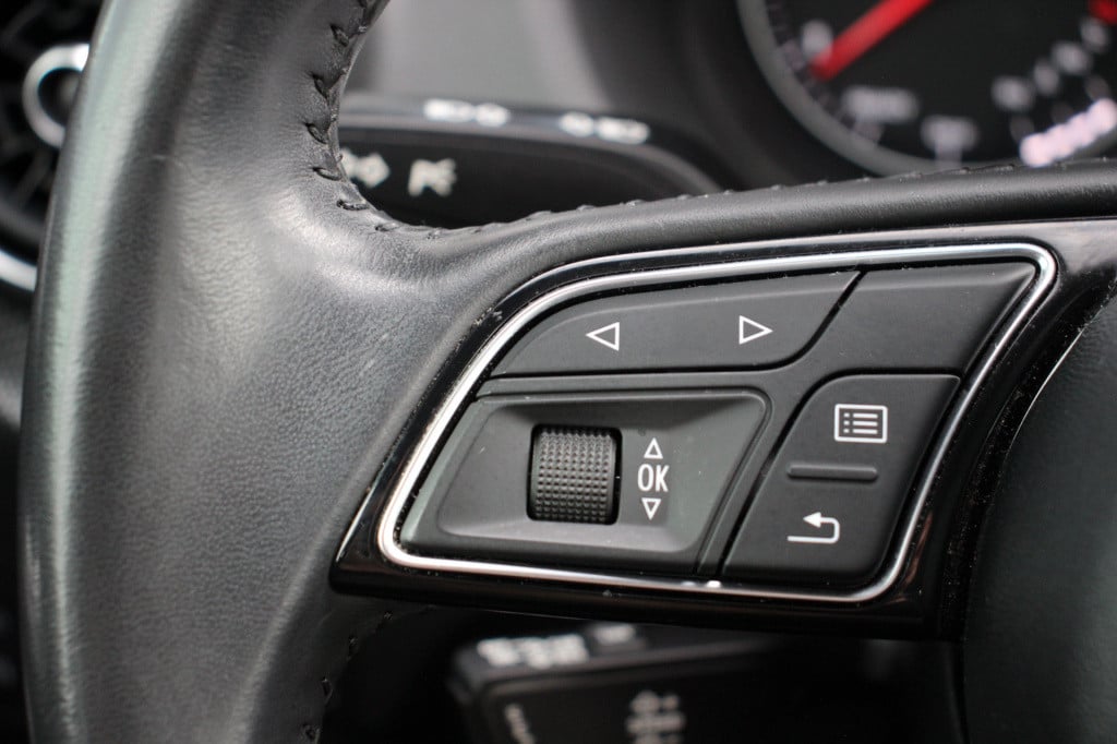 Audi Q2 1.4 tfsi | limited | s-tronic | led | navi