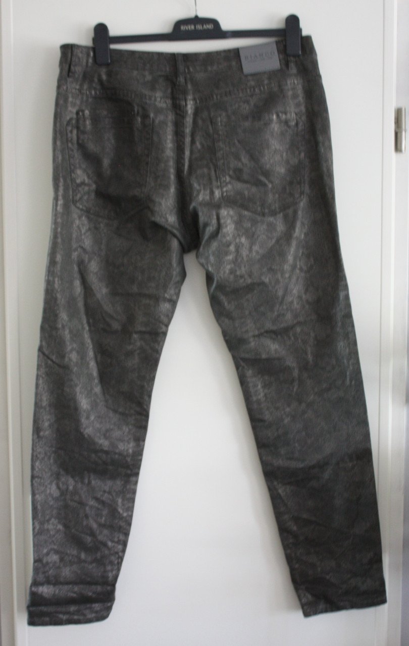 Nieuwe grijze broek metallic slangeprint  maat 44