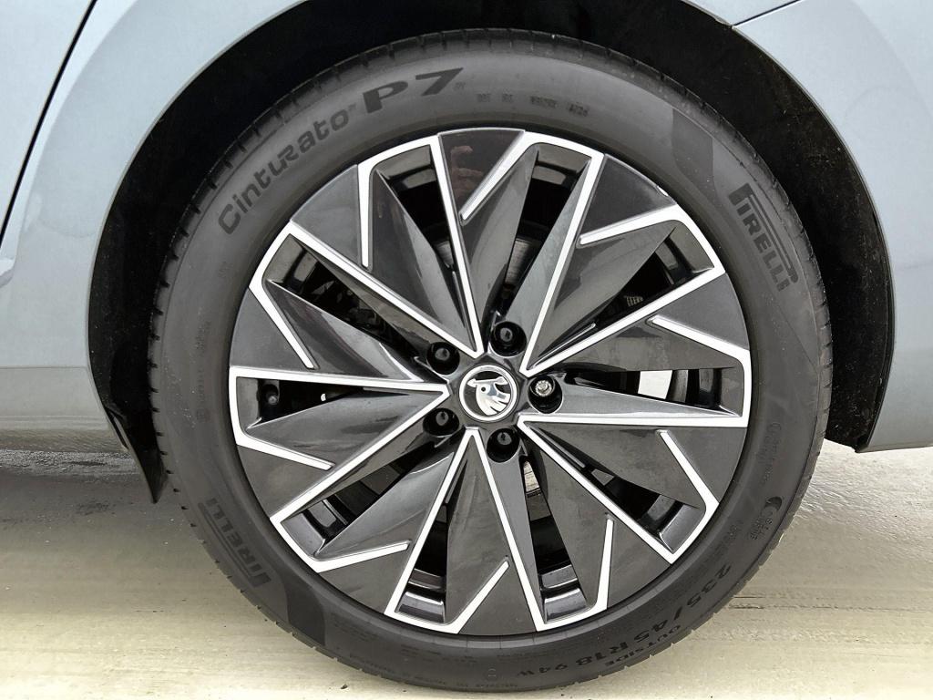 Skoda Superb 1.4 tsi iv dsg laurin & klement combi | automaat | vol-leder |