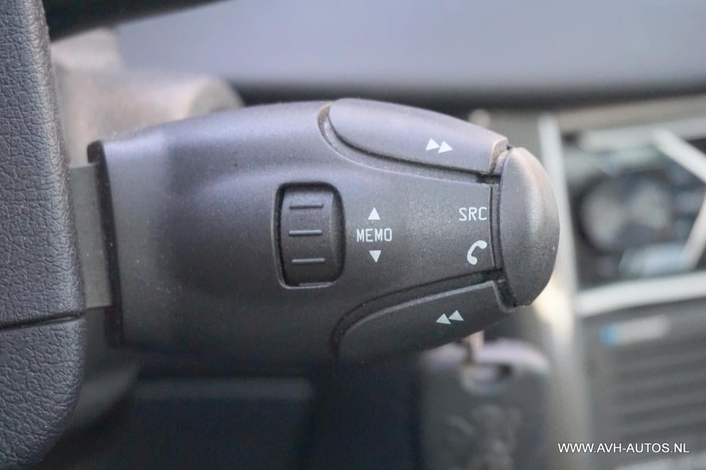 Peugeot 207 1.6-16v t féline