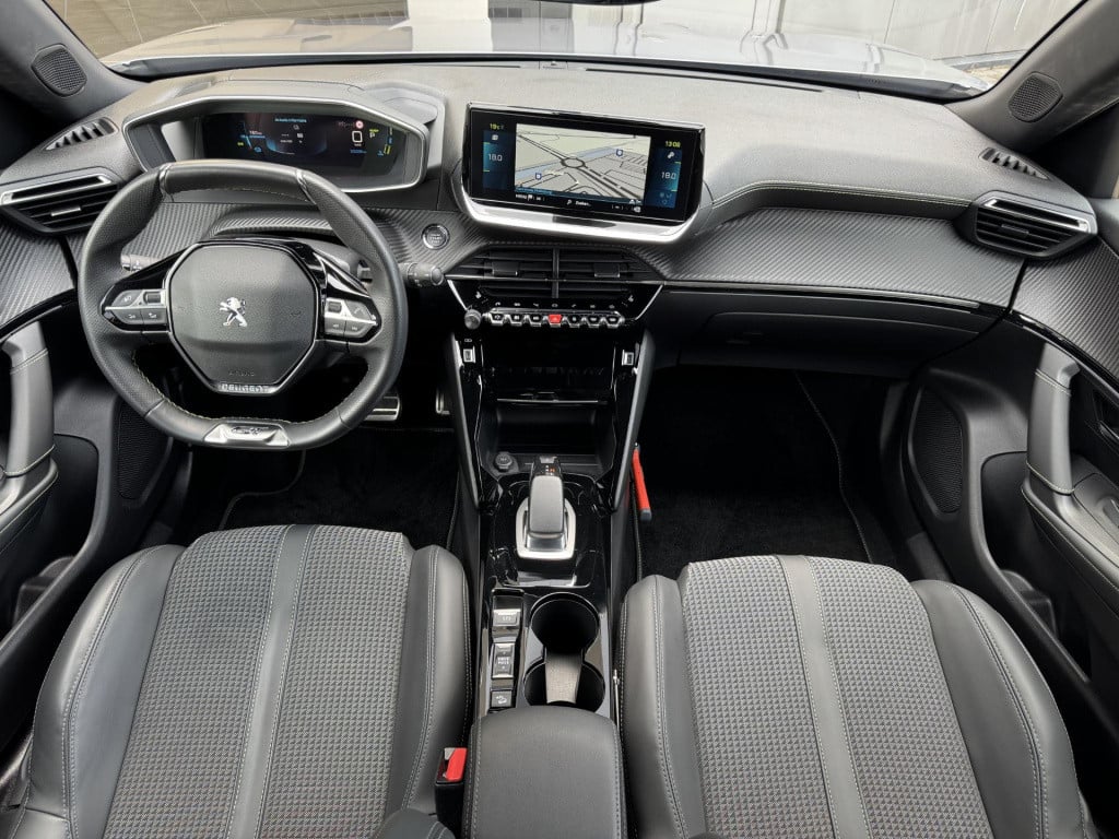 Peugeot E-2008 ev gt 50 kwh | adapt. cruise control | stoelverwarming | dod