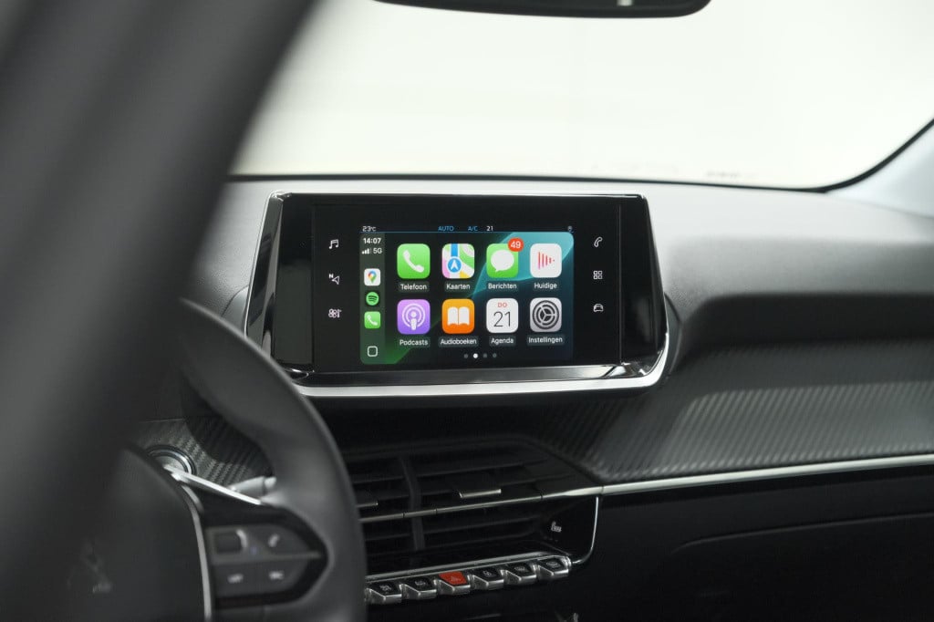 Peugeot 208 puretech 100 allure pack | camera | apple carplay | stoelverwar