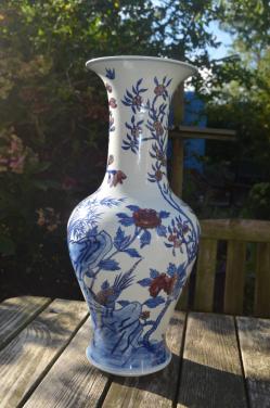 Fraaie Chinese vaas apocrief gemerkt Kangxi 大清康熙年製