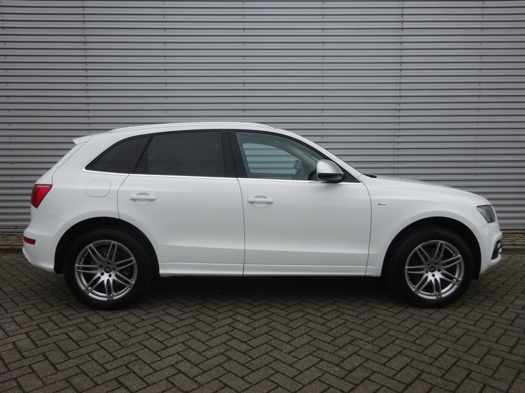 Audi Q5 3.2 fsi quattro pro line s panoramadak / navi / xenon / cruise / 19