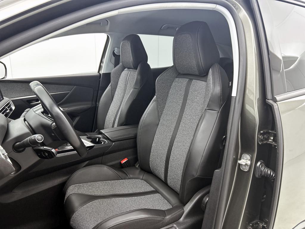 Peugeot 3008 130 pk allure | rijklaar | trekhaak | elektrische achterklep |