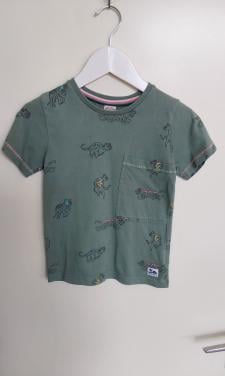 T-shirt van het merk Sturdy in maat 104