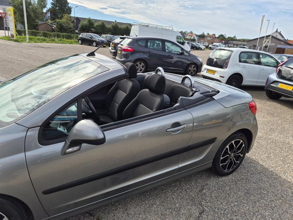 Peugeot 207 cc 1.6 vti première