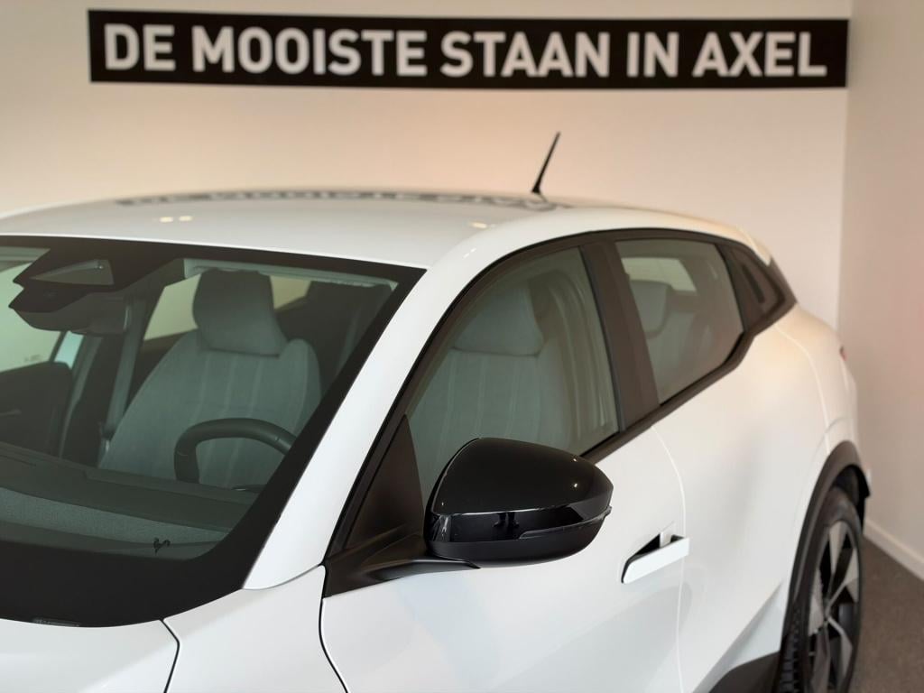 Renault Megane E-tech ev40 standard charge equilibre