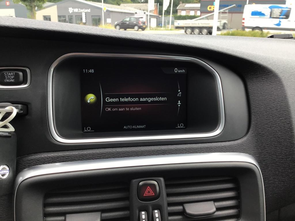 Volvo V40 cross country 1.6 t4 momentum