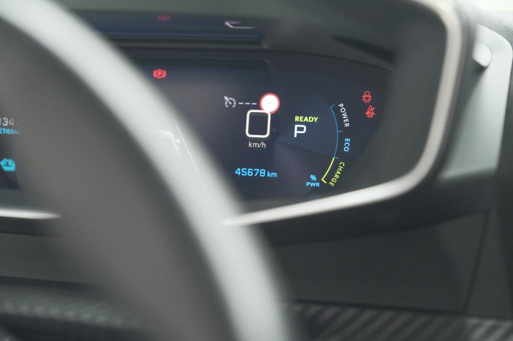 Peugeot E-2008 ev allure pack 50 kwh | 3 fase laadfunctie | camera | naviga