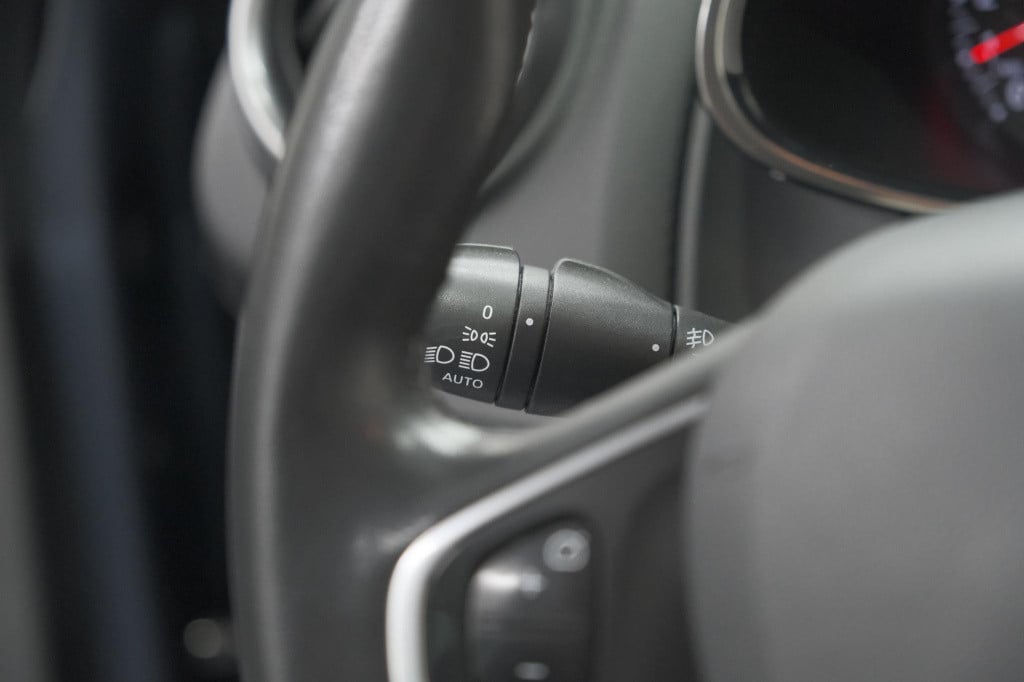 Renault Clio 1.2 limited | trekhaak | navigatie | parkeersensoren | climate
