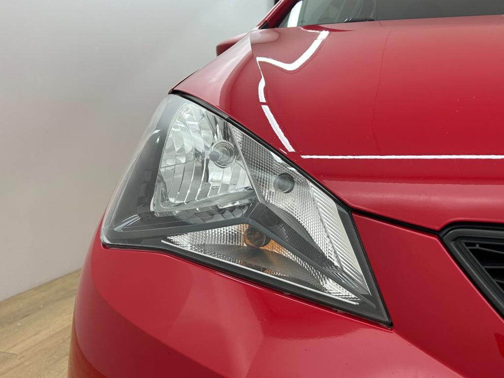 Seat Mii occasion 1.0 style sport | rood | tweedehands seat mii | airco | c