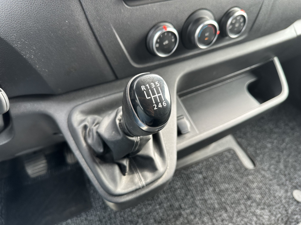 Renault Master t35 2.3 dci 135 l3h2 | led | navi | camera | trekhaak .