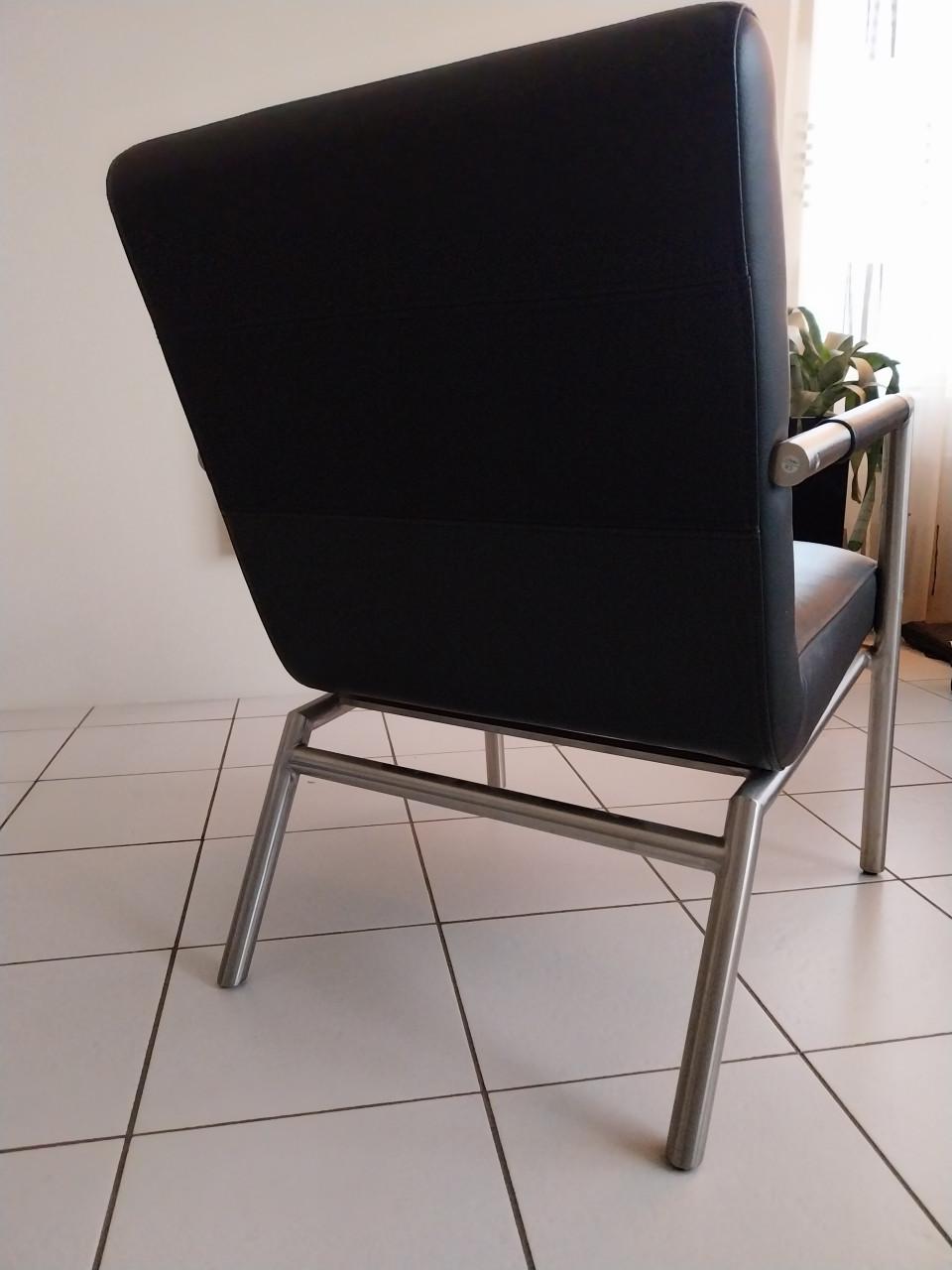 Zwart leer met metaal retro stoeltje