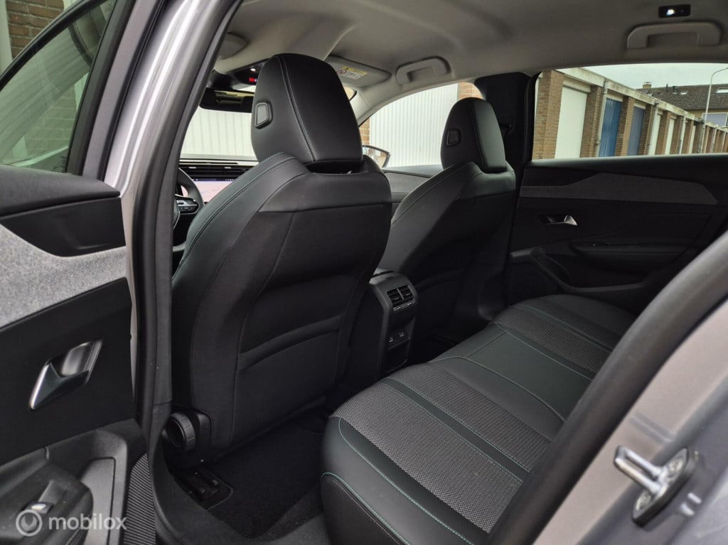 Peugeot 308 1.2 puretech allure / btw auto / automaat / led / acc / achteru