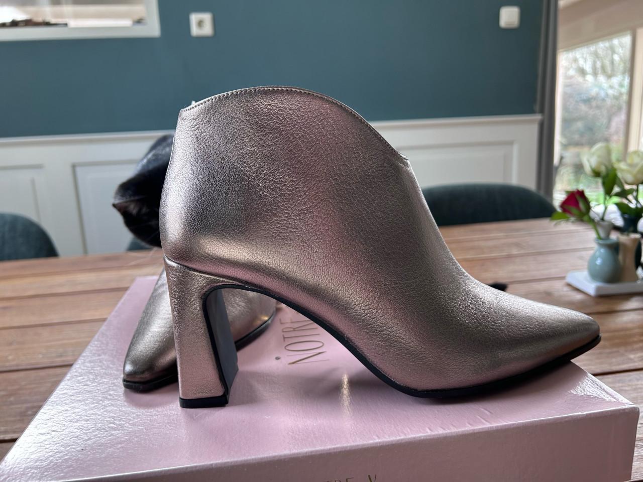 Echt prachtige bronskleurige damesschoenen