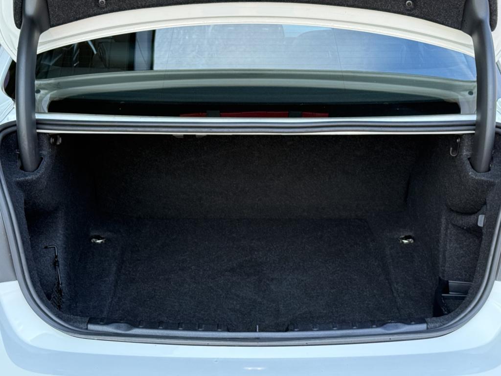 BMW 3-serie 318i m sport edition | cruise | leder | stoelverwarming | led |