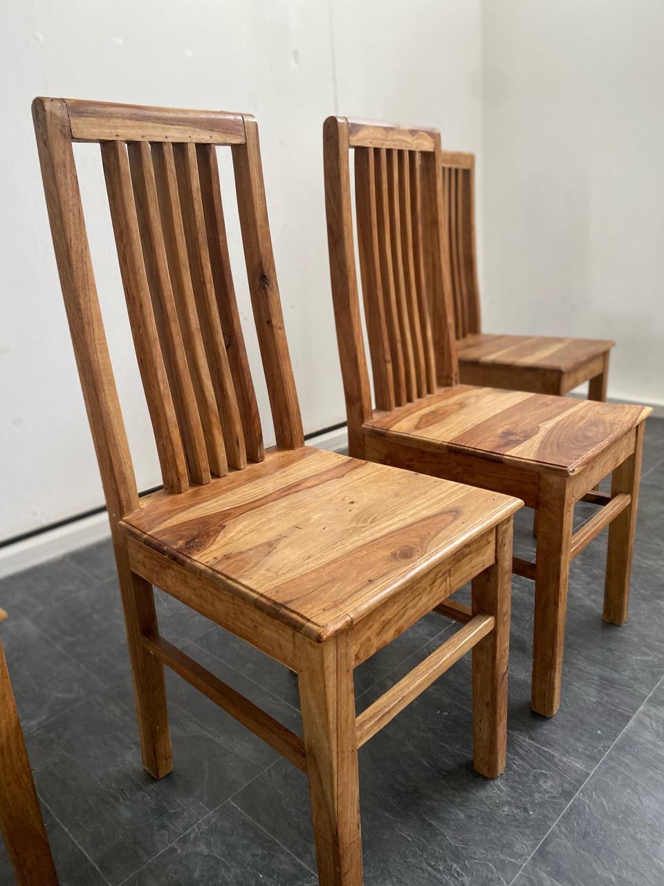 Mooie houten eetkamertafel en stoelen!!